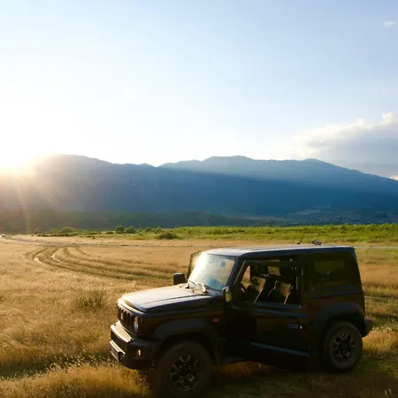 Luksustelt Discovery Compass Tirana